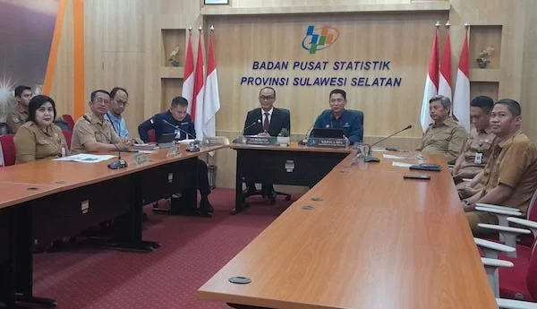 Pj Gubernur Sulsel, Prof Zudan Arif Fakrulloh di Kantor BPS Sulsel (Dok: Nofi KabarMakassar)