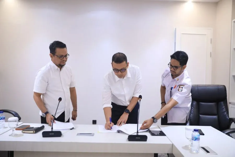 Sekda Kota Makassar Andi Zulkifly Nanda Pimpim Rapat terkait Berita Acara Verifikasi dan Validasi Hasil Pembangunan Fisik Gerai , Pergudangan , dan Koperasi Desa/Kelurahan Merah Putih (Dok: Ist)