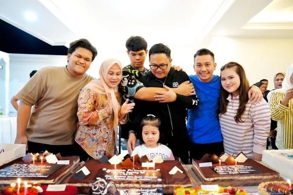 Saling support dan jaga kepercayaan, kunci keharmonisan Wabup Gowa dan istri (Dok: Ist)
