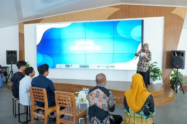 Wakil Wali Kota Makassar, Aliyah Mustika Ilham saat Membuka kegiatan Create Smarter with AI Batch III (Dok: Ist).