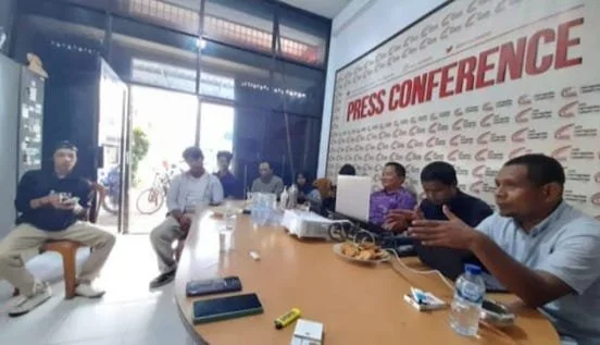 ACC Sulawesi saat merilis perkara dan kasus tindak pidana korupsi sepanjang Tahun 2023 di 24 kabupaten/kota se Sulawesi Selatan di kantor ACC Sulawesi, Senin (8/1).
