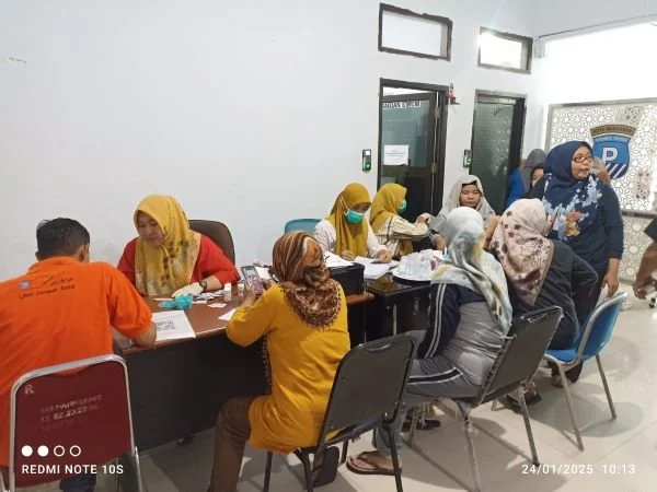 PD Parkir Makassar saat menggelar pemeriksaan kesehatan gratis (Dok : Ist).