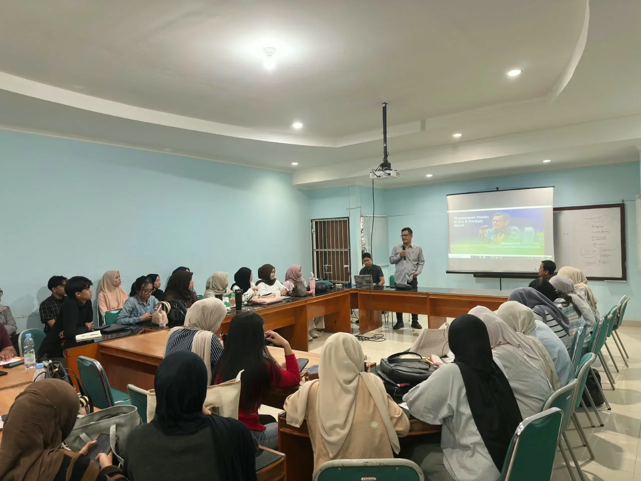 Kuliah Umum di Unhas (Dok: Ist).