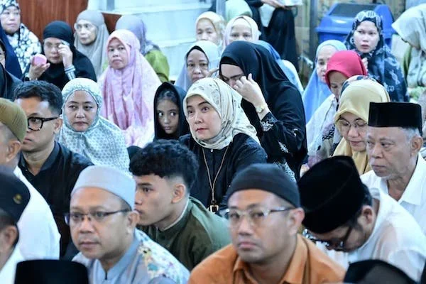 Wakil Wali Kota Makassar, Aliyah Mustika Ilham, menghadiri doa dan tausiyah dr. Abdul Azis (Dok: Ist).