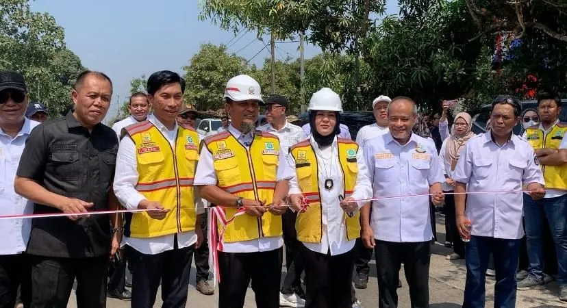 Gubernur Sulsel Andi Sudirman Sulaiman meresmikan ruas jalan Burung-Burung–Bili-Bili yang dikerjakan lewat paket 1 MYP (Dok: Syamsi KabarMakassar)