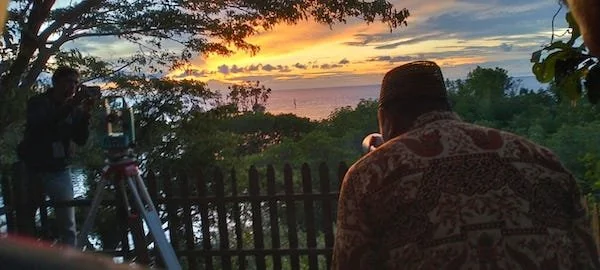 Tim Hisab Rukyat Kanwil Kemenag Sulbar saat melakukan pemantauan hilal di Sumare(dok:Ist)
