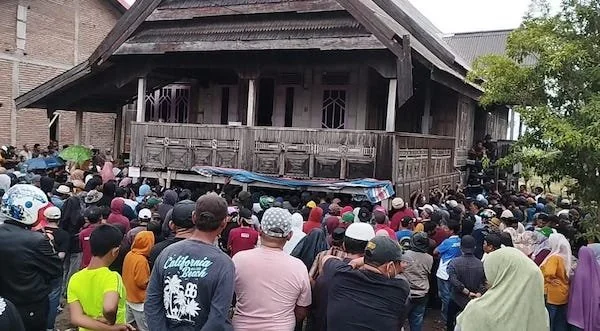 Suasana Pemungutan suara ulang saat perhitungan dilaksanakan di TPS 02 Desa Boronglamu. (Foto/ullah).
