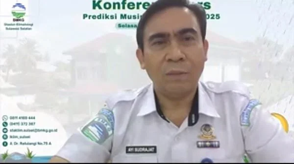Tangkapan layar Kepala Stasiun Klimatologi Sulsel, Ayi Sudrajat pada konferensi pers prediksi musim hujan secara virtual oleh BMKG Stasiun Klimatologi Sulsel (Dok: Nofi KabarMakassar)