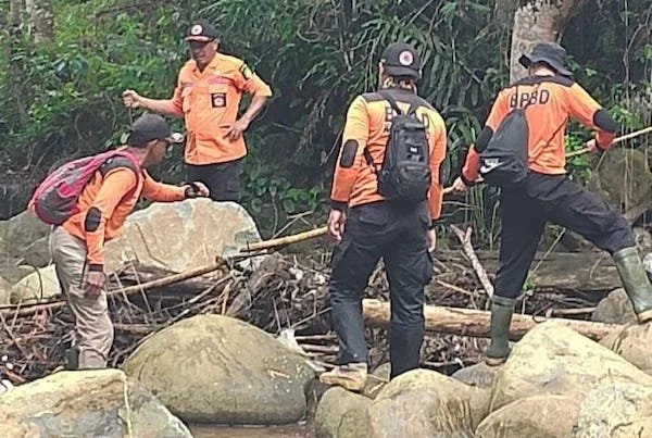 BPBD Palopo saat melakukan susur sungai Latuppa (dok. Ist)