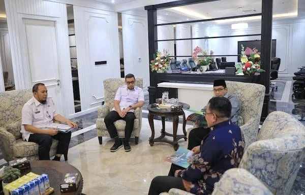 Rapat Persiapan Seleksi Baznas Antara Sekretaris Daerah (Sekda) Makassar, Andi Zulkifly, bersama panitia seleksi (pansel) (Dok: Ist).
