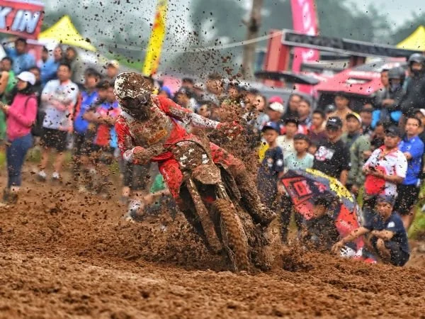 Pebalap Astra Honda Motor saat mengikuti perlombaan internasional (Dok: Ist)