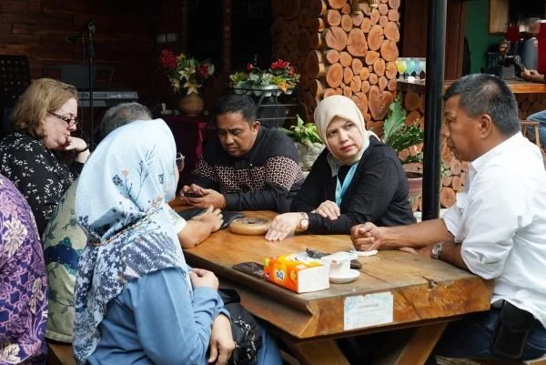 Kemenkes saat meninjau Puskesmas Bontobangun.