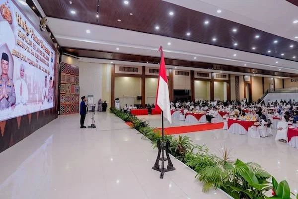Gubernur Sulsel Andi Sudirman Sulaiman pada agenda buka puasa bersama di Polda Sulsel (Dok: Ist)