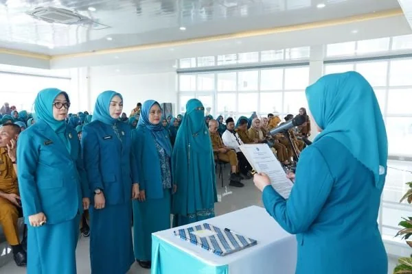 Enam Ketua Tim Penggerak PKK tingkat Kecamatan dilantik dan dikukuhkan (Dok : ist).