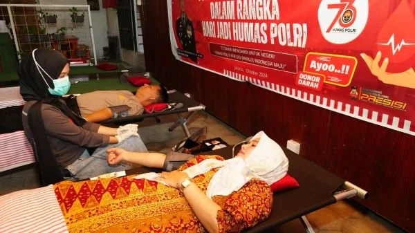 Donor darah yang digelar Bidhumas Polda Sulbar (Dok : Ist).
