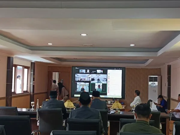 Paripurna DPRD kota Makassar Penyampaian Pandangan Fraksi, (Dok: Sinta KabarMakassar).