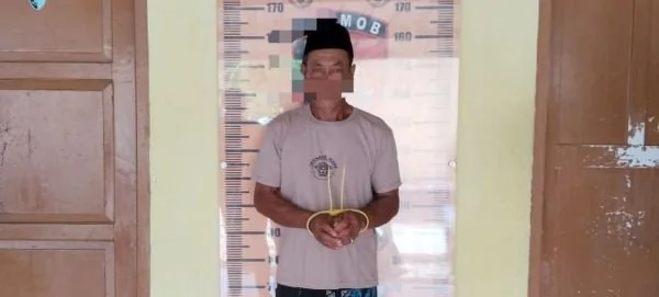Pelaku usai ditetapkan sebagai tersangka kasus pembunuhan di Desa Pokkamg, Kecamatan Kalukku, Mamuju (dok:ist)
