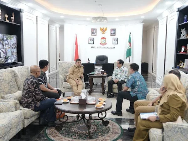 Audiensi Wali Kota Makassar, Munafri Arifuddin dan Chairman UC Makassar, (Dok: Ist).