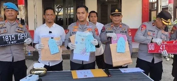Sitaan Barang Bukti Mobil (Foto : Dok. Soleh Sibali KabarMakassar)