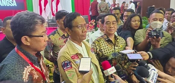 Cawapres Mahfud MD saat kampanye di Kampus Unhas Makassar, Sabtu (13/1). Foto Ist