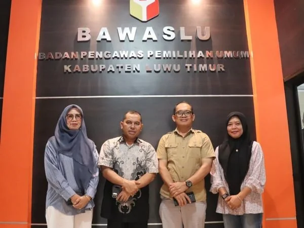 Pjs Bupati Luwu Timur, Jayadi Nas di Kantor Bawaslu Luwu Timur (Dok : Ist).