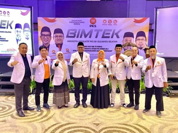 Fraksi PKS Sulsel saat Menghadiri Bimtek Legislator (Dok: Ist).