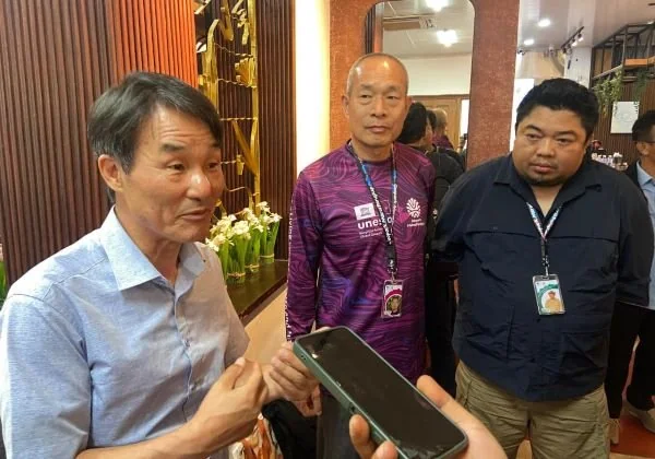 Asesor UNESCO Global Geopark Maros-Pangkep Soojae Lee bersama dengan Xiaoping Qiu (Dok: Nofi KabarMakassar)