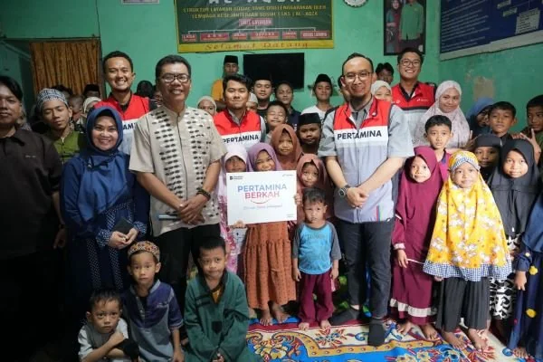 PT Pertamina Patra Niaga Regional Sulawesi melaksanakan program Pertamina BERKAH (Bersama Berbagi Kebahagiaan) di lingkungan ring 1 wilayah operasional perusahaan melalui kegiatan sosial yang digelar di Yayasan Al Aqza, Kecamatan Tallo, Kota Makassar. (Do