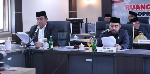 Juru Bicara Fraksi PKB, Imam Musakkar (Kiri), (Dok: Ist).