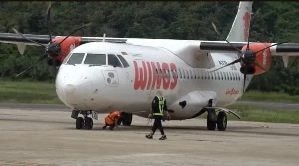 Pesawat Wings Air saat berada di Bandara Tampa Padang Mamuju (Dok: Aldy KabarMakassar)