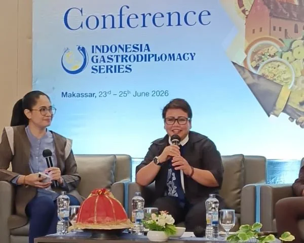 Direktur Diplomasi Publik Kementerian Luar Negeri, Ani Nigeriawati (kemeja hitam), saat Prescon IGS 2026 (Dok: Sinta KabarMakassar).