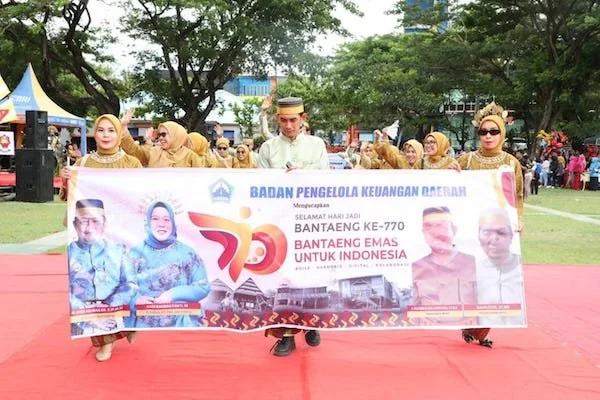 Ramaikan Parade Budaya Pada Festival Budaya Butta Toa HJB ke-770
