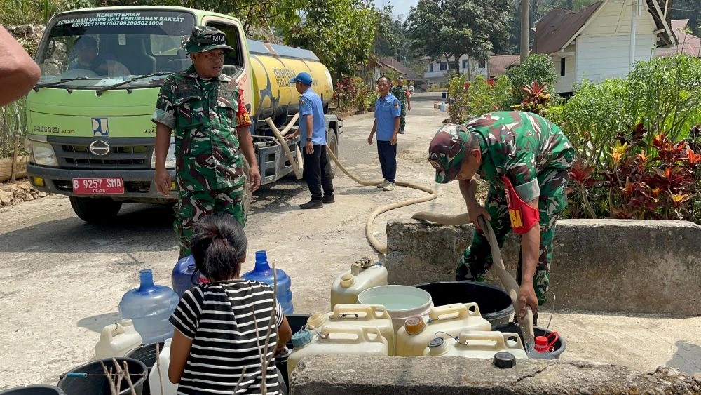 Bantuan sebanyak 4.000 liter diberikan kepada warga Batulelleng, Keluraham Pasele, Kecamatan Rantepao, Kabupaten Toraja Utara (Dok: Ist)