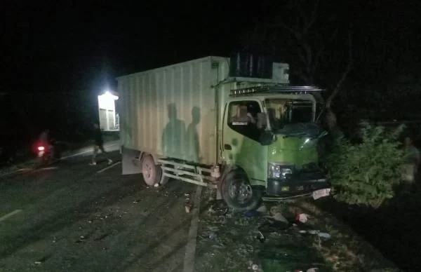 Laka lantas beruntun di Topore yang mengakibatkan tiga orang dilarikan ke RS. (Dok: Ist)