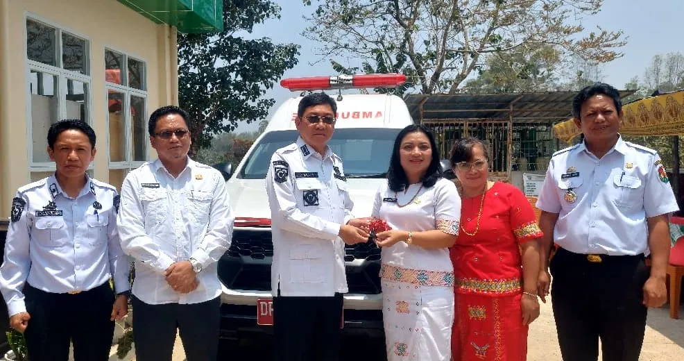 Bupati Toraja Utara Frederik Victor Palimbong saat meresmikan gedung baru UPT Puskesmas Pasang (Dok: Ist)