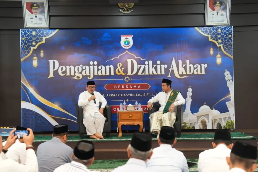 Gubernur Sulawesi Barat Suhardi Duka bersama Buya Arrazy saat berada di Rumah Jabatan Gubernur Sulawesi Barat (Dok: Ist)
