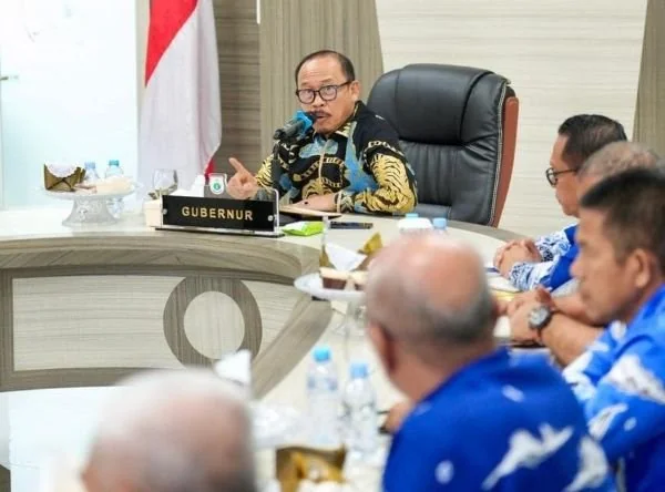 Gubernur Sulbar Suhardi Duka saat memimpin Rakor daerah terkait pencegahan dan penanggulangan kebakaran hutan dan lahan (Dok: Ist)