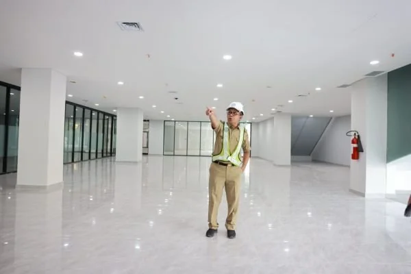 Danny Pomanto saat mengunjungi proyek MPP (Dok : Ist).
