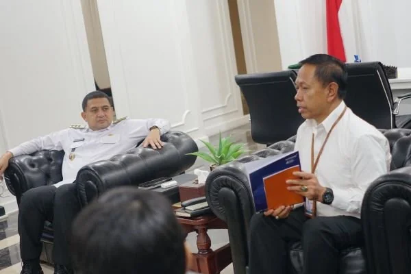 Wali Kota Makassar, Munafri Arifuddin, menerima audiensi Kepala Badan Pusat Statistik (BPS) Kota Makassar, Abdul Hafid (Dok : Ist).