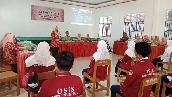 Kegiatan DWP megajar Di SMP Negri 9 Kecamatan Gantarang Bulukumba. (Dok: Fitriani Lestari)