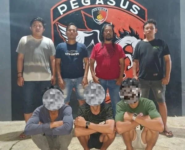 Pelaku pembusuran MY (17), A (20), J (16) saat diamankan Tim Pegasus Polres Jeneponto (Dok : Ist).
