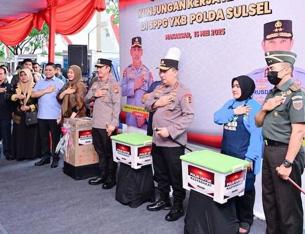 Wakil Gubernur Sulawesi Selatan Fatmawati Rusdi dan Kapolri Jenderal Listyo Sigit Prabowo saat melakukan peninjauan SPPG (Dok: Ist)