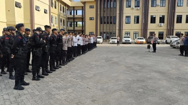 Personel Polda Sulbar yang akan melakukan pengamanan debat di Polman (Dok: Ist).