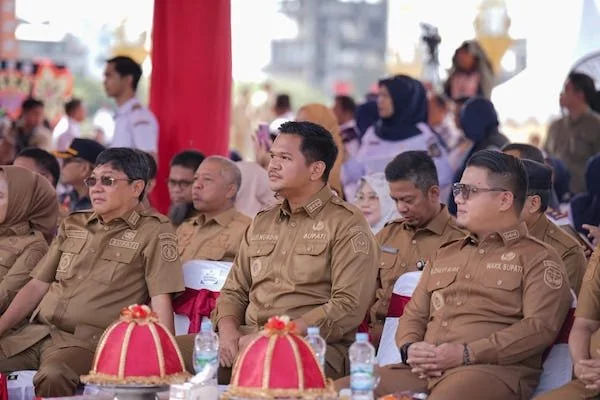 Bupati Bantaeng, Muh. Fathul Fauzy Nurdin, saat menghadiri peluncuran pesawat amfibi berbasis layanan publik yang diluncurkan oleh Pemerintah Provinsi Sulawesi Selatan.