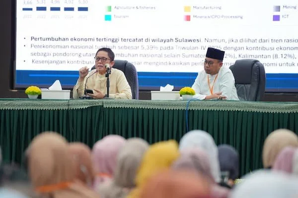 (Kiri) Direktur Pembiayaan dan Perekonomian Daerah Kementerian Keuangan, Adriyanto (dok. Ist)