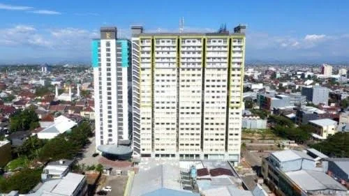 Tampak Royal Apartemen Makassar yang berlokasi di Jalan Topaz Raya, Kecamatan Panakkukan. Dimana saat ini PDAM menyegel meteran air milik Royal Apartemen. Foto IST