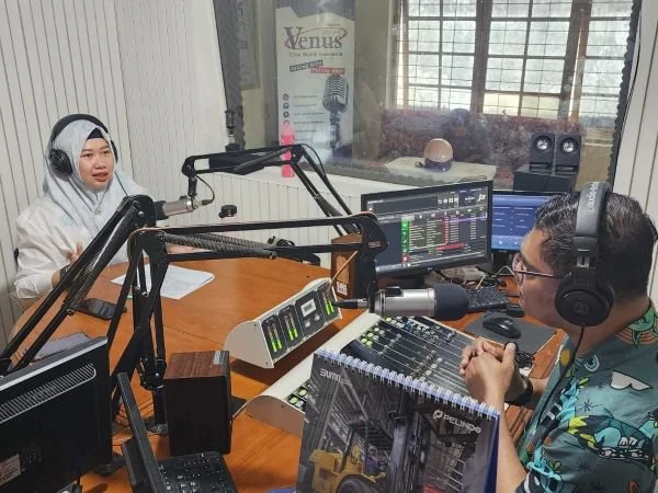 Kanwil Kemenkum Sulsel sosialiasi Potensi Lokal Menuju Pasar Global melalui ruang dengar kanal Radio di Makassar (Dok : Ist).