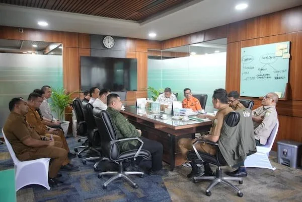 Wali Kota Makassar, Munafri Arifuddi saat Memimpin Misi Kemanusiaan ke Aceh dan Sumut (Dok: Ist).