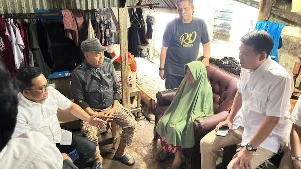 Suasana Gerindra Sulsel saat Blusukan di Lokasi Warga Miskin Ekstrem di Makassar sebagai Rangkaian HUT Gerindra ke-18, (Dok: KabarMakassar).