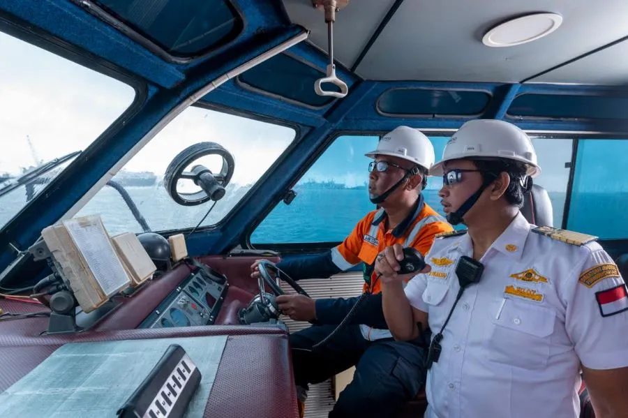 PJM menyiapkan sarana, prasarana, dan tenaga pandu untuk mendukung pengaktifan kembali layanan ship-to-ship (STS) di Nipah Transhipment Anchorage Area (Dok: Ist)
